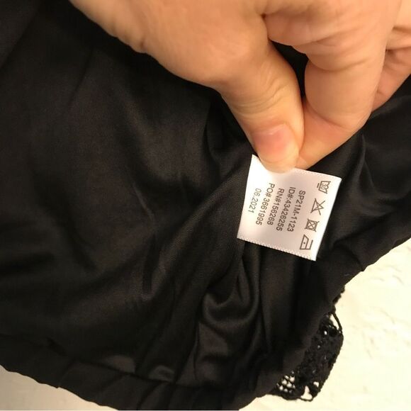 Calligraphie Lace and Ruffles Blouse (M) - Picture 8 of 13